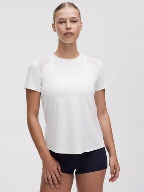 Lululemon Sculpt Short-Sleeve Shirt in White size 12 BRAND NEW WITHOUT TAGS